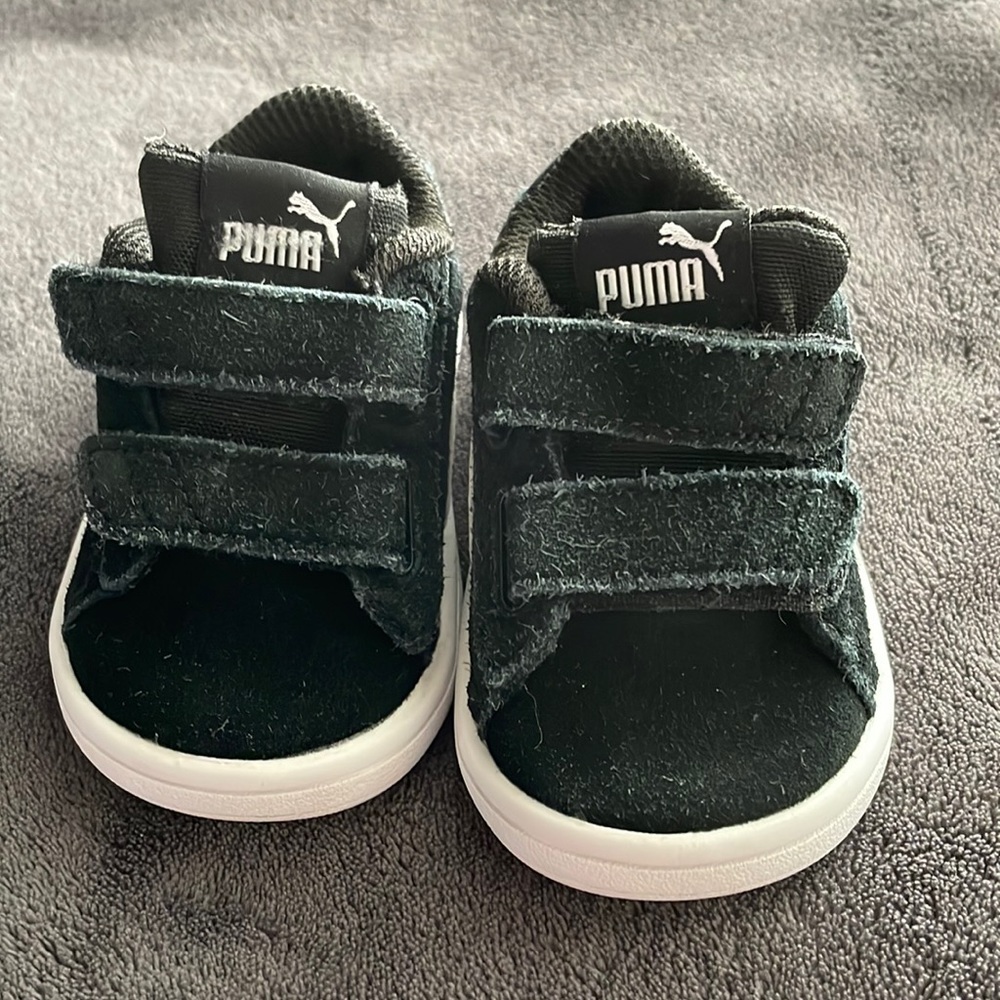Toddler puma sneakers size 4